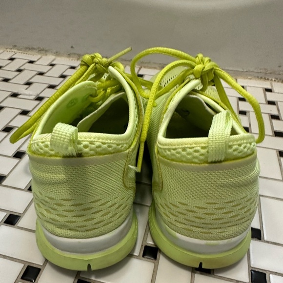Nike Lime Green Running Shoes - Picture 5 of 9